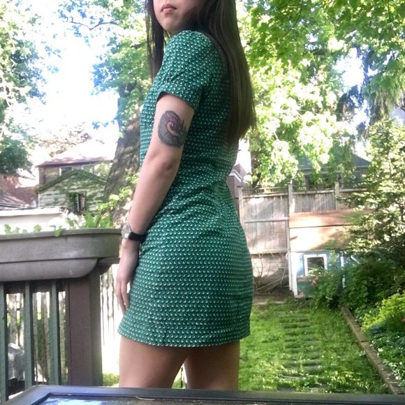Green patterned dress - Picture 3 of 4